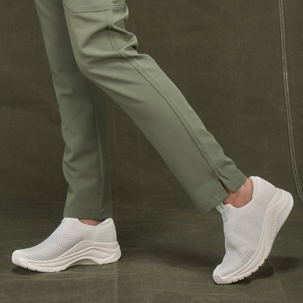 NEW Dansko Pep Knit Sneakers in white For Women 925 5s3